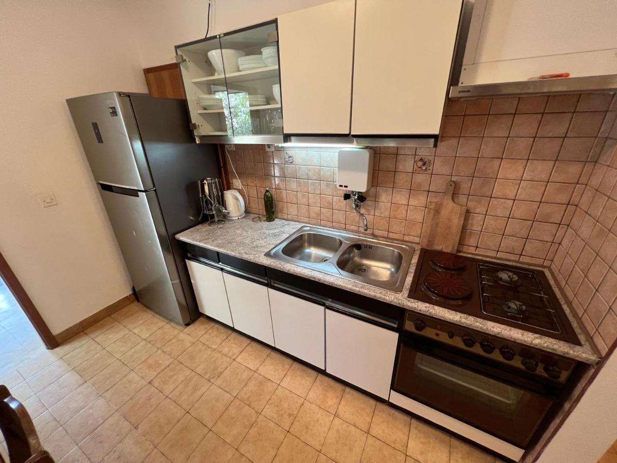 Apartmani Tonko Račišće Bagian luar foto