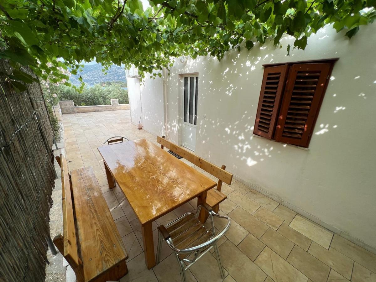 Apartmani Tonko Račišće Bagian luar foto