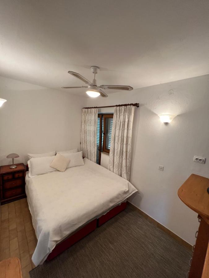 Apartmani Tonko Račišće Bagian luar foto