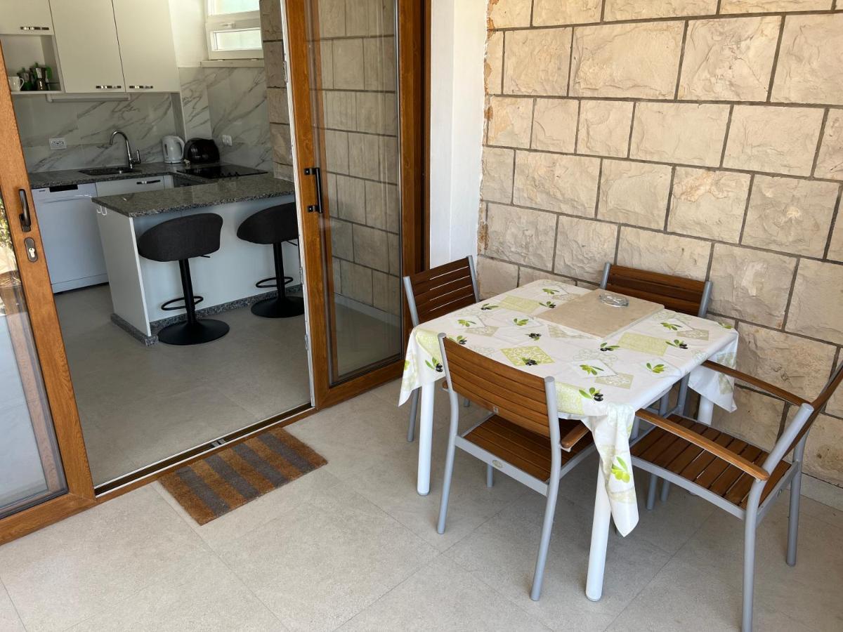 Apartmani Tonko Račišće Bagian luar foto