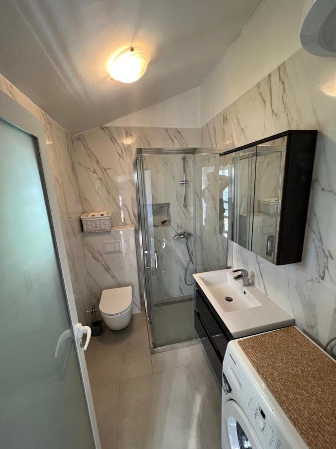 Apartmani Tonko Račišće Bagian luar foto
