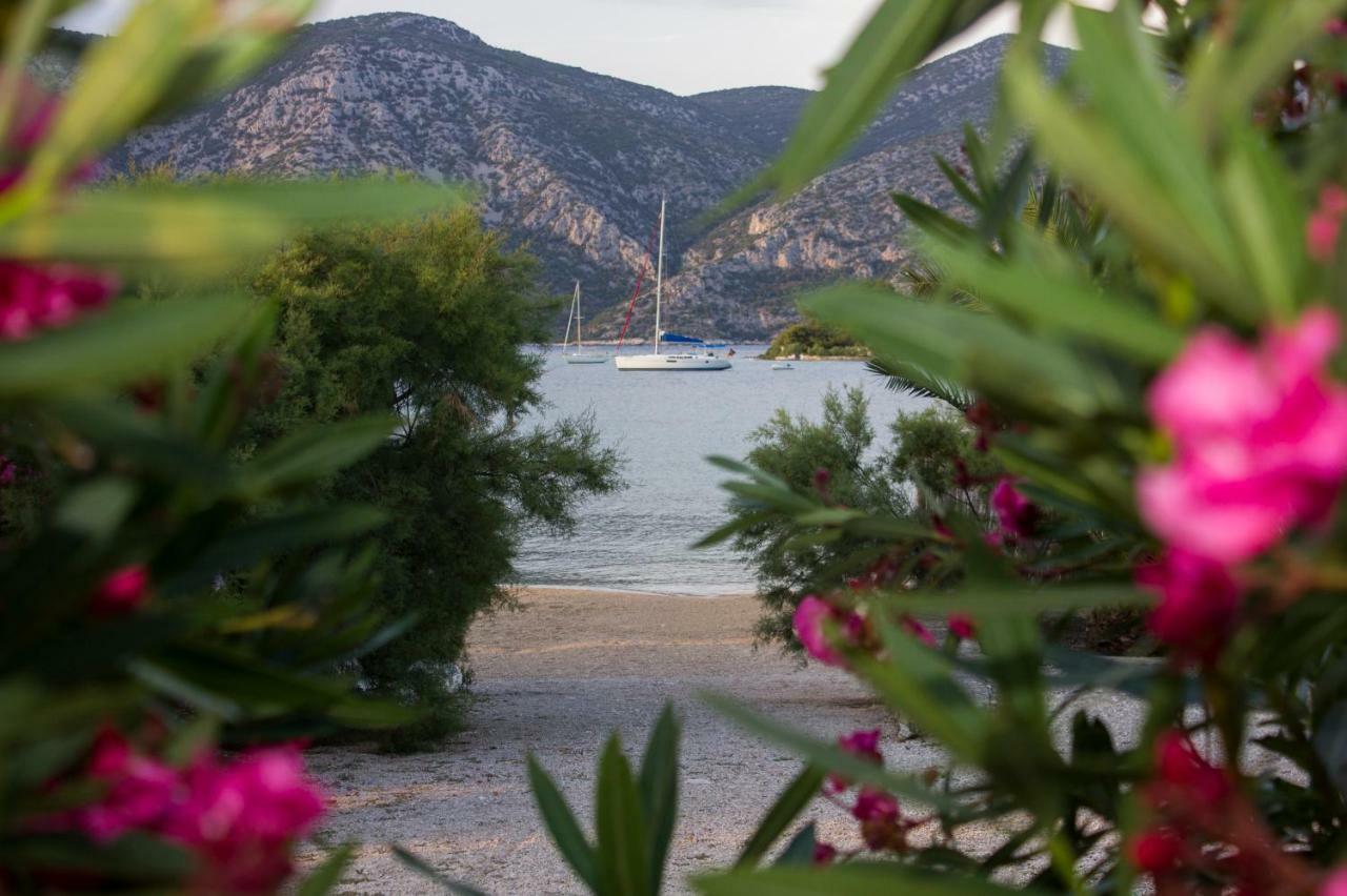 Apartmani Tonko Račišće Bagian luar foto