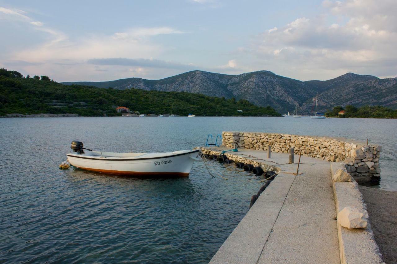 Apartmani Tonko Račišće Bagian luar foto