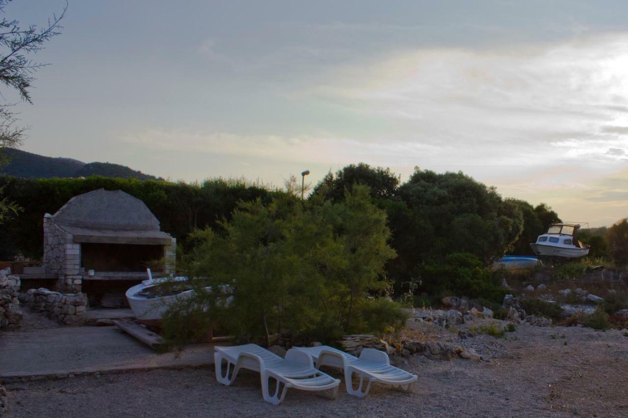 Apartmani Tonko Račišće Bagian luar foto
