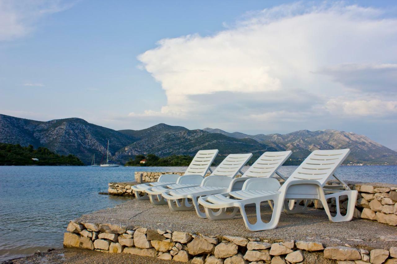 Apartmani Tonko Račišće Bagian luar foto
