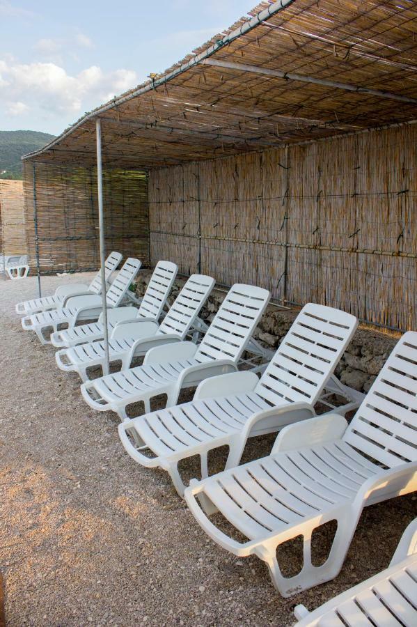 Apartmani Tonko Račišće Bagian luar foto